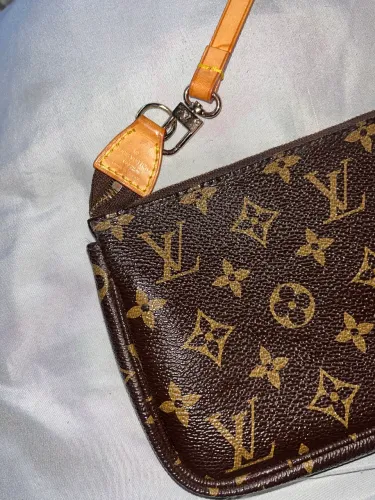 Louis Vuitton Pochette