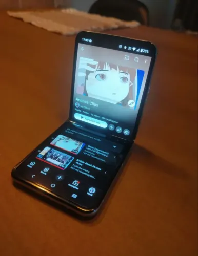 Motorola Razr 60 / 256GB