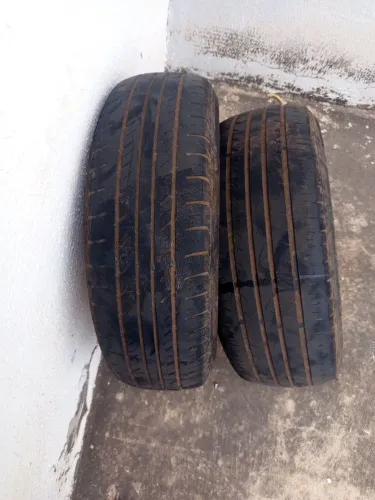 Vendo 2 pneus aro 14