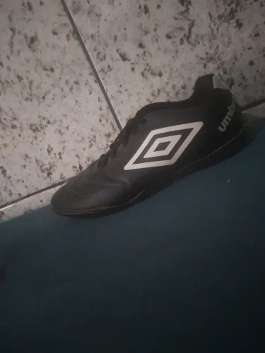 Chuteira Society umbro class 2.2- Júnior tamanho 33/34