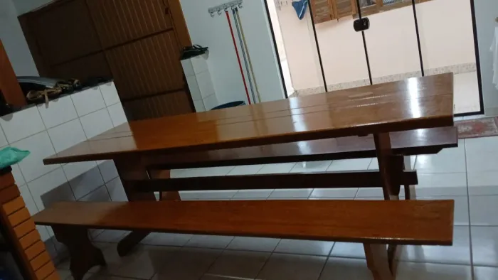 Mesa e bancos angelim pedra