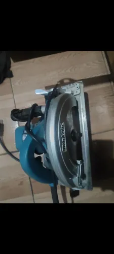 Vende se serra circular maquita