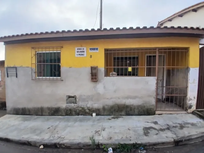 3 QUARTOS 1 BANHEIRO - CASA