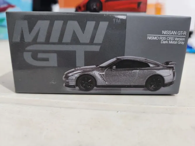 Mini GT Nissan GTR R35 