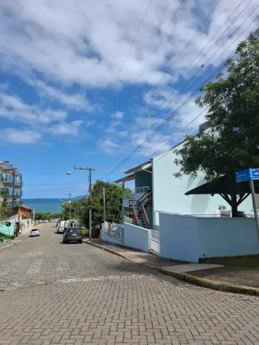 Imóvel para venda possui 125 metros quadrados com 7 quartos em Praia de Mariscal - Bombinh