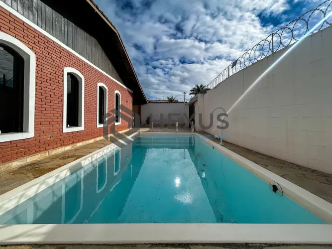 Casa a 700m da praia na Enseada, Guarujá