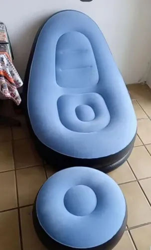 POLTRONA INFLÁVEL COM PUFF