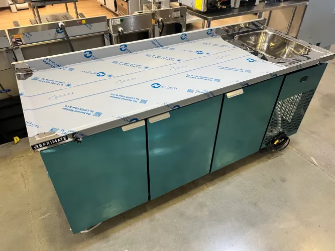 Balcão de serviço refrigerado 2m com Cuba lado direito novo