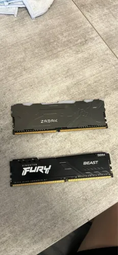 2 memorias ram de 8gb 3200mhz