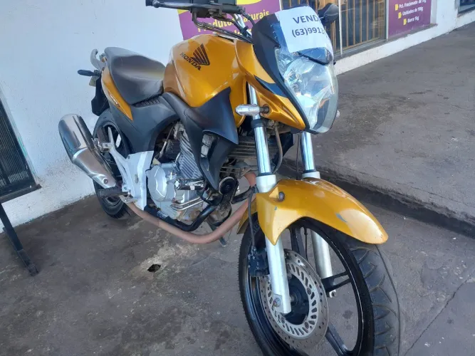 VENDO HONDA CB 300R 2010  CONSERVADA