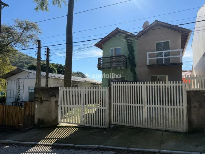 Terreno com 2 casas à venda, 110m² - Rio Tavares - Florianópolis