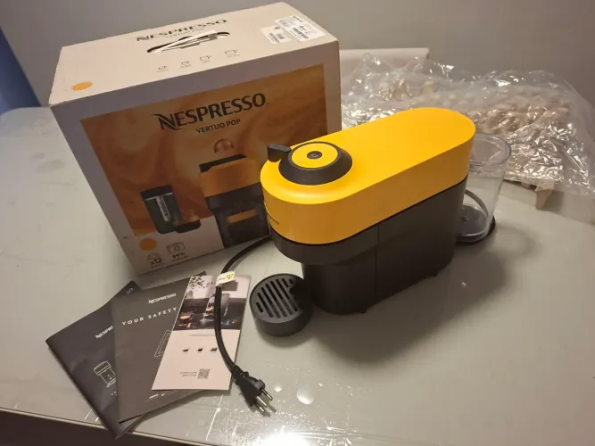 Cafeteira nespresso vertuo yellow 127v
