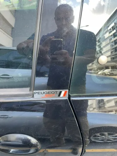 Peugeot 207 XR 1.4 Flex 8V 3P 2012