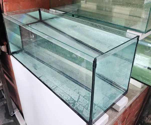 Aquario 80x29x31 envio por uber