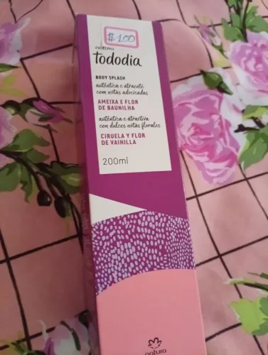 Vendo body Splash ameixa em flor de baunilha