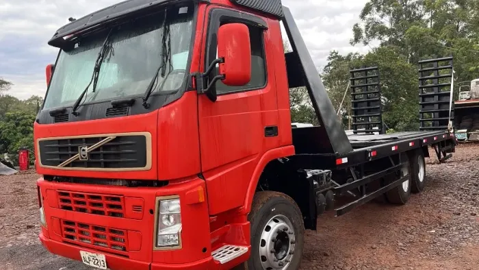 Caminhão Volvo Prancha Traçado