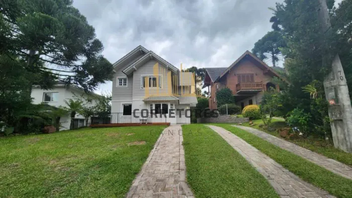 Sobrado no condomínio Quinta da Serra em Canela.