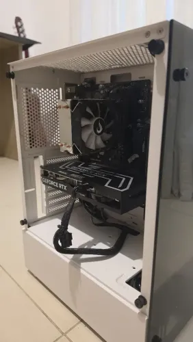 Pc gamer-RTX 4060-RYZEN 7 5700x-16GB DE RAM.