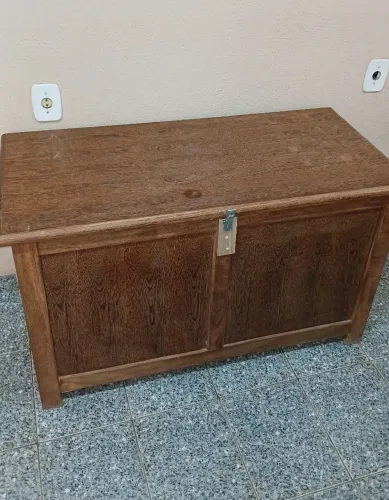 VENDO BAÚ SUCUPIRA (NOVO) TODO REFORÇADO.