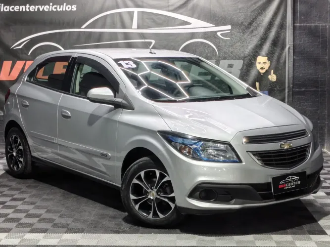 Chevrolet Onix Hatch LT 1.0 8V Flex Mec. 4P 2013