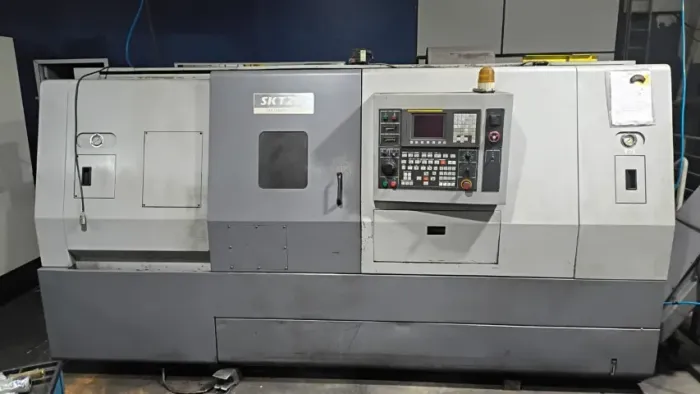 TORNO CNC HYUNDAI SKT 28 L CENTRO DE TORNEAMENTO