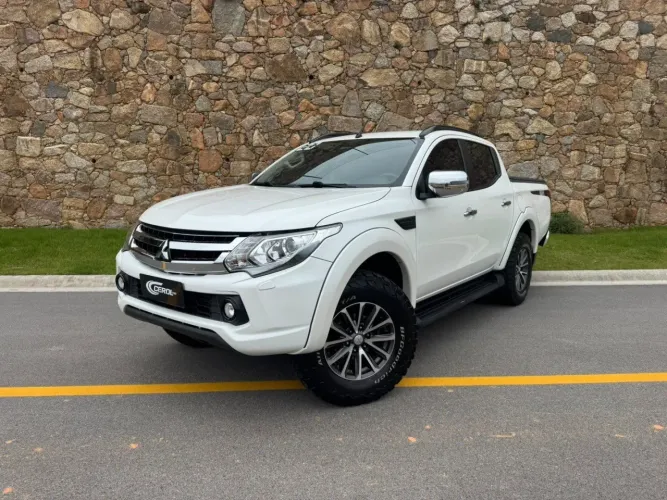 Mitsubishi L200 Triton Sport HPE-S 2.4 CD Dies. AUT 2020