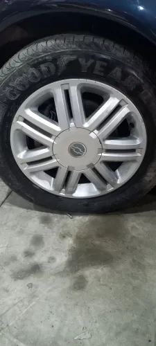 Rosa avulsa uma unidade Astra CD GM aro 15