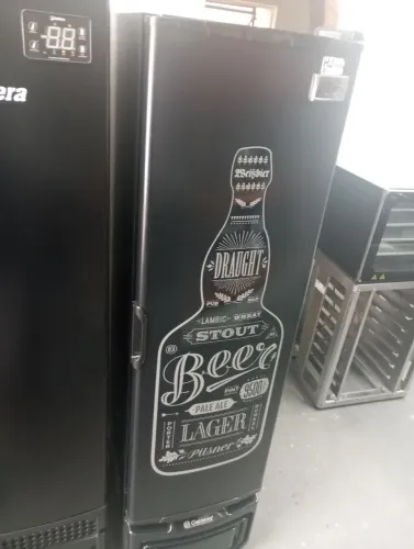 NZ. Cervejeira 239 litros porta cega GELOPAR 