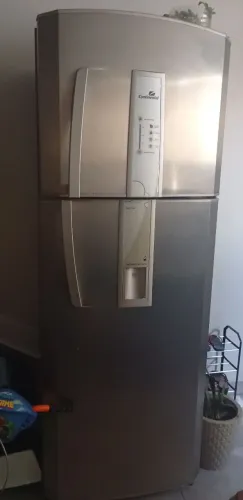 Geladeira duplex para concertar ou para retirar peça