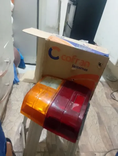 Vendo esse jogo de lanterna traseira do uno mille 