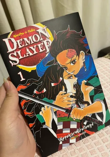 *MANGÁ*. Demon Slayer - Kimetsu No Yaiba Vol. 1