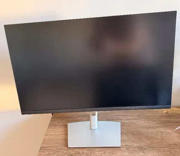 Monitor Dell de 27" P2722H