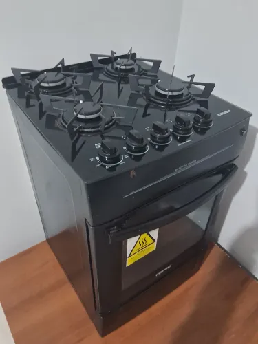 (NOVO)Fogão Itatiaia 4 Bocas Electra Glass, Mesa de Vidro e Acendimento Automático - Preto