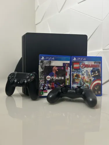 PS4 Slim 1TB + 2 controles + 2 jogos