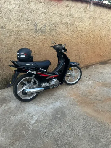 Vendo shineray phoenix  só pegar a andar tem documento e tudo 
