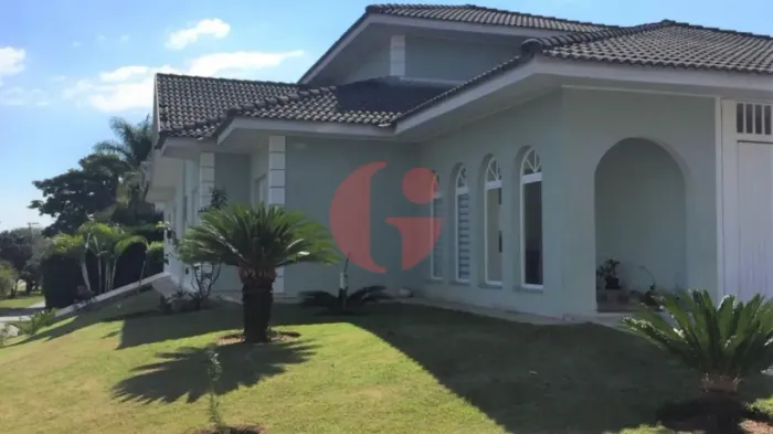 Casa em Condomínio 4 suítes com 442m² - Jacareí