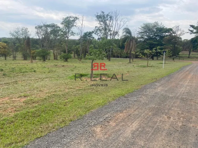 Terreno à venda no Condomínio Palmas Del Rey