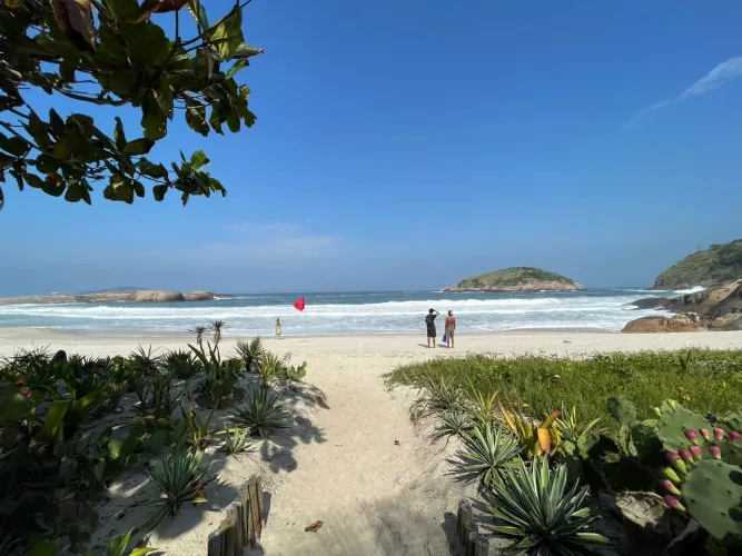 Loft luxo frente ao Mar c/ ar condicionado, internet, água e luz incluso R$3000