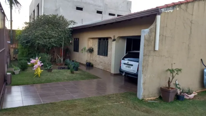 Vendo casa em foz do Iguaçu casa área comercial avenida Maceió 