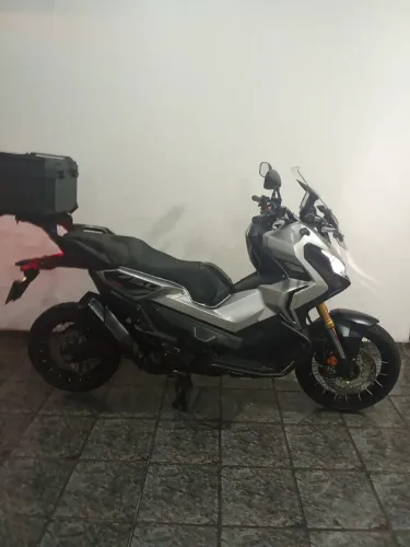 Honda x-adv 750