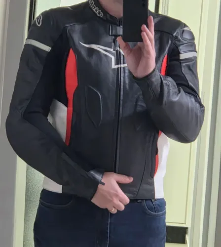 Jaqueta couro alpinestars motociclista