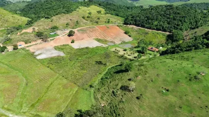 Barrozo Imóveis - Fazenda com 60.14 ha (12.42 alq) com terra altamente produtiva.