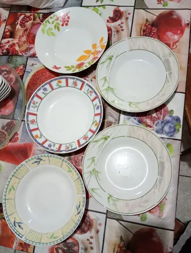 Pratos para refeição e sopas