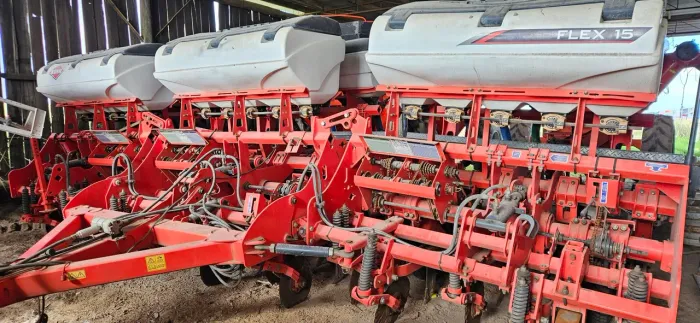 Plantadeira 15 linhas flex