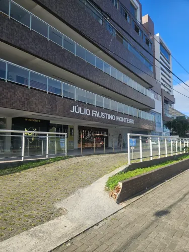 Alugo apartamento