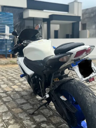 Vendo moto Suzuki GSX 750 2011 com 72 K rodado por 35 mil 