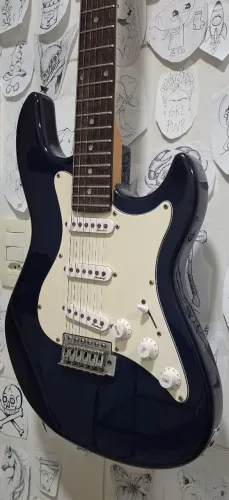 Guitarra nova