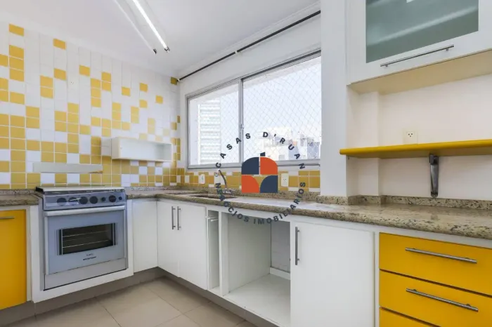 Apartamento com 105m2 de área útil na melhor localização do Alto da Lapa!!!