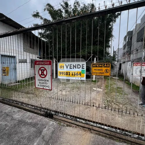 Terreno à venda 924m² com viabilidade em Capoeiras