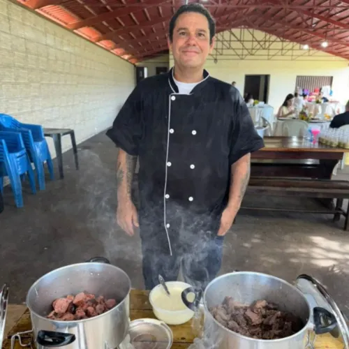 Churrasqueiro e cozinheiro profissional.